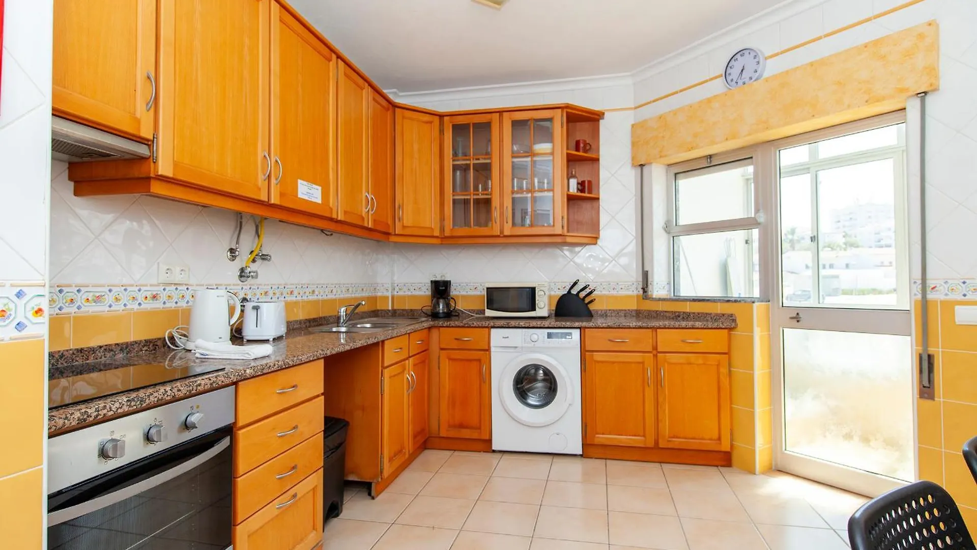 Gasthof K - Viewpoint Of Lagos Guesthouse